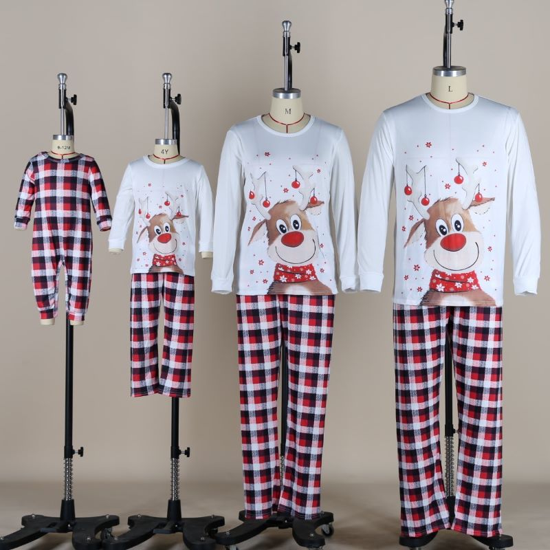 Piżama z motywem świątecznym