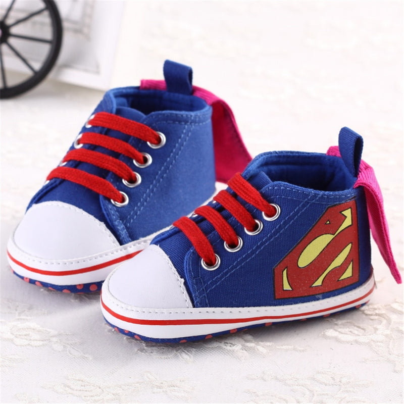 Płócienne buciki niemowlęce Superman