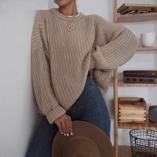 Elegancki sweter damski oversize z okrągłym dekoltem