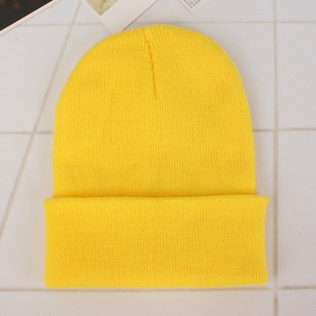 Zimowa czapka damska w jednolitym kolorze