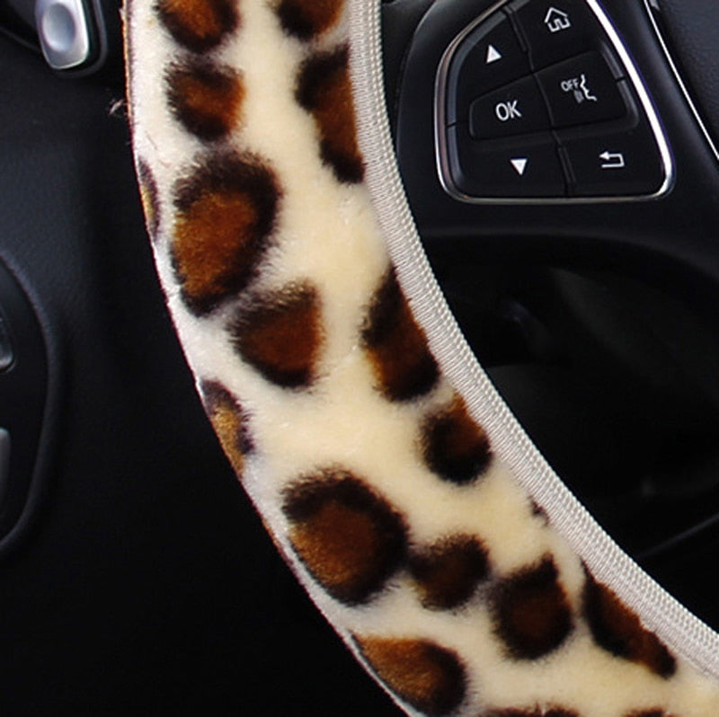 Pluszowy pokrowiec na kierownicę Leopard