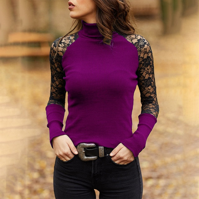 Elegancki jesienno-wiosenny sweter damski z koronką na rękawach