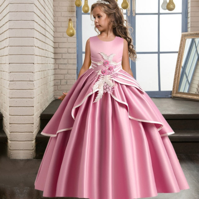 Śliczna długa sukienka balowa dla dziewczynki
