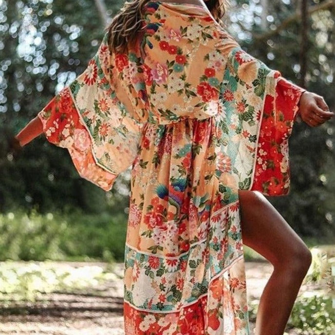 Kimono plażowe pareo damskie w kwiaty (Wyprzedaż)