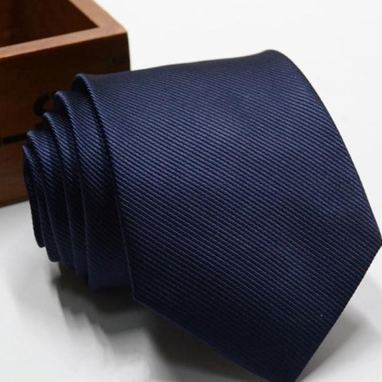 Męski elegancki klasyczny krawat