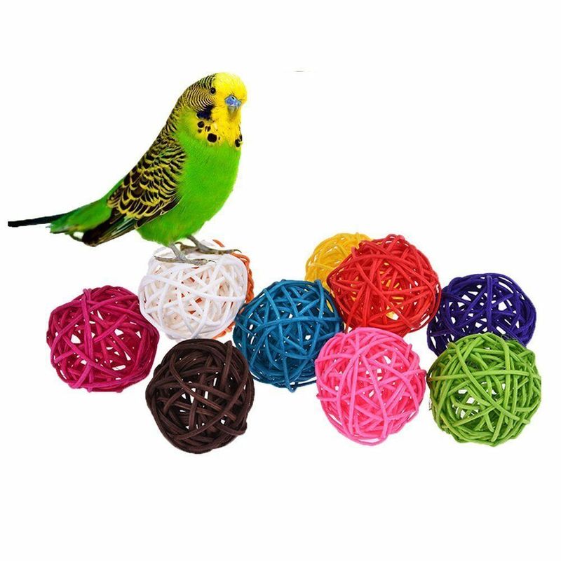 Kolorowe kulki rattanowe dla papugi